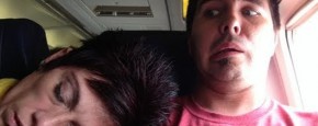 Last Van Slapende Buurvrouw In Het Vliegtuig