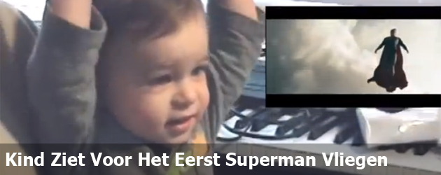 Kind Ziet Voor Het Eerst Superman Vliegen