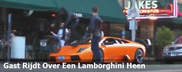 Gast Rijdt Over Een Lamborghini Heen