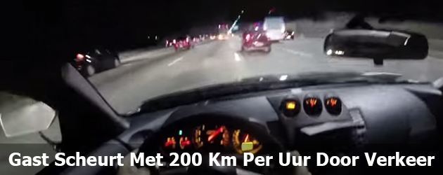 Gast Scheurt Met 200 Km Per Uur Door Verkeer