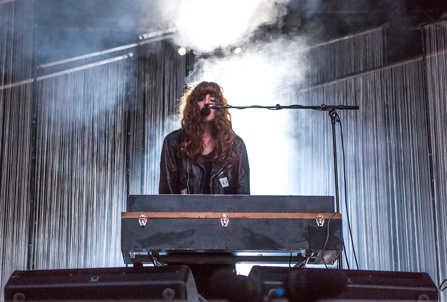 Review Beach House – Thank Your Lucky Stars